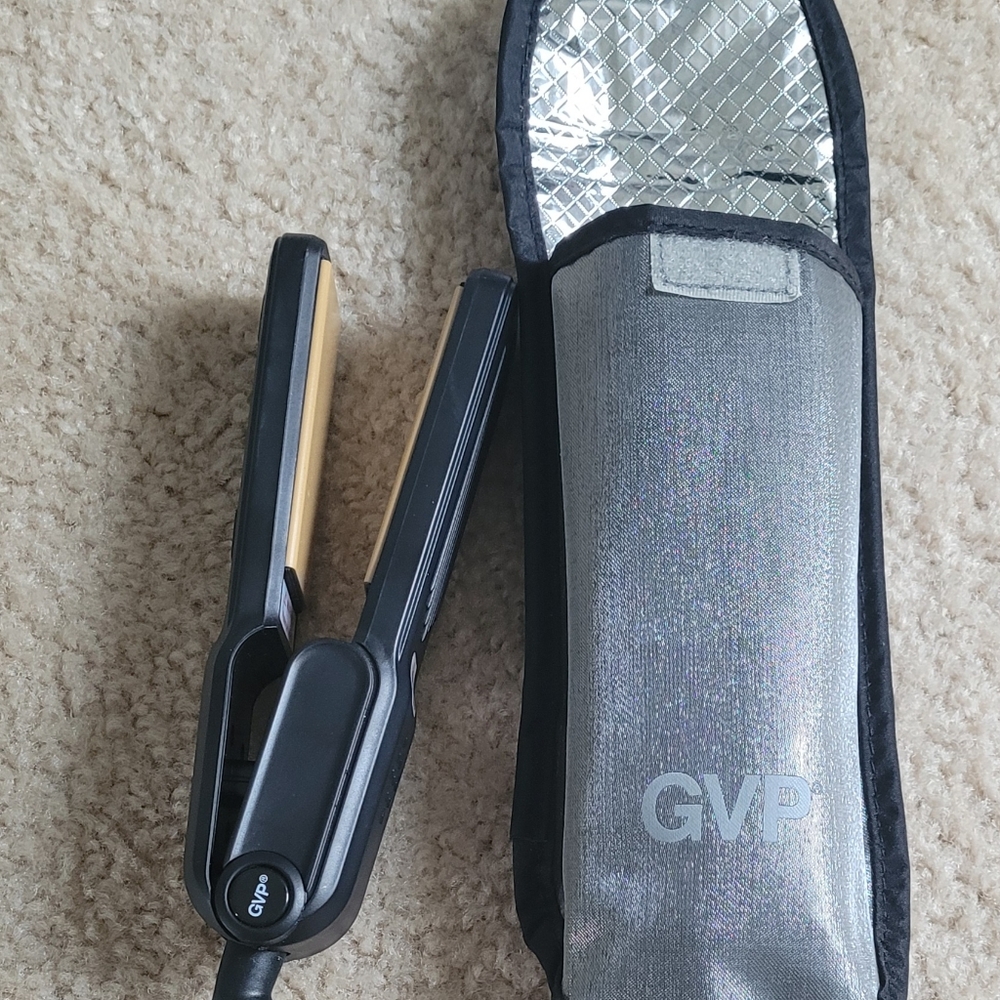 Travel flat iron
